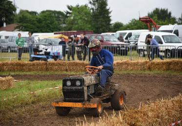 Diverses animations ont égayé ce comice de Mondoubleau et notamment le circuit de six virages pour les tracteurs-tondeuses où pas moins de dix engins ont affronté le chrono pour faire vibrer les spectateurs.  